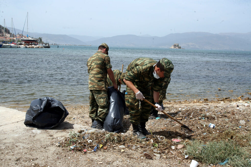 Στρατιωτική θητεία: Προτάσεις για αύξηση και οριστικό κόψιμο αναβολών – «Να μιλήσουμε χωρίς ταμπού» λέει ο Πέτσας - Media