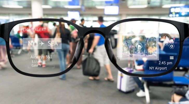 Facebook και Ray-Βan ενώνουν δυνάμεις: Έρχονται τα «έξυπνα» γυαλιά - Media