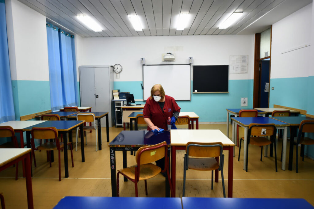 Κορωνοϊός: Αν τηρούνται οι αποστάσεις δεν χρειάζονται μάσκες στα σχολεία, λένε στην Ιταλία - Media