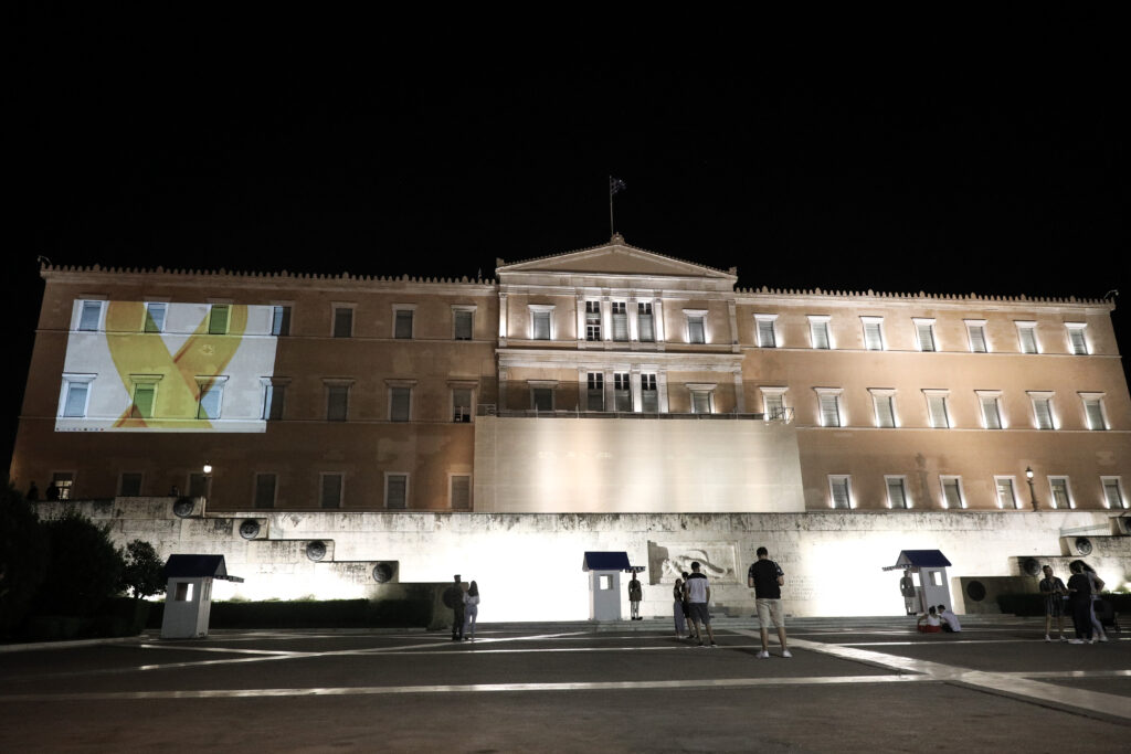 «Χρυσή κορδέλα» στη Βουλή για τα παιδιά που δίνουν μάχη με τον καρκίνο (Photos) - Media