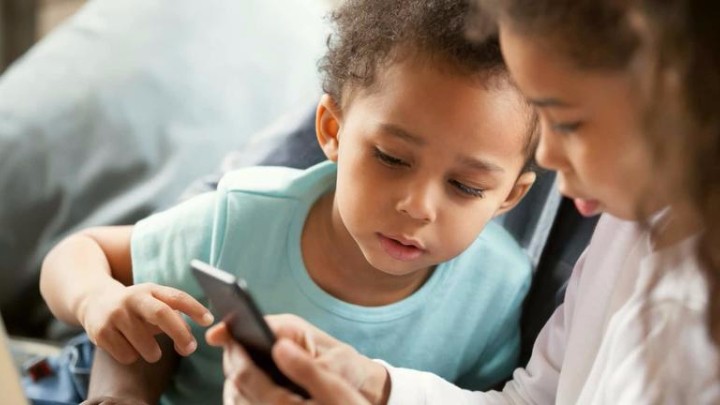 ΙΣΑ: Όχι κινητά σε παιδιά κάτω των 14 ετών - Media