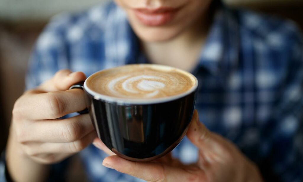 Καφές: Σε ποιες περιπτώσεις προκαλεί νύστα αντί για τόνωση - Media
