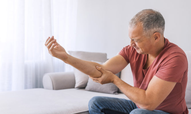 Ρευματοειδής αρθρίτιδα: Αν νιώσεις αυτά μπορεί να είσαι ήδη στα πρώτα στάδια - Media