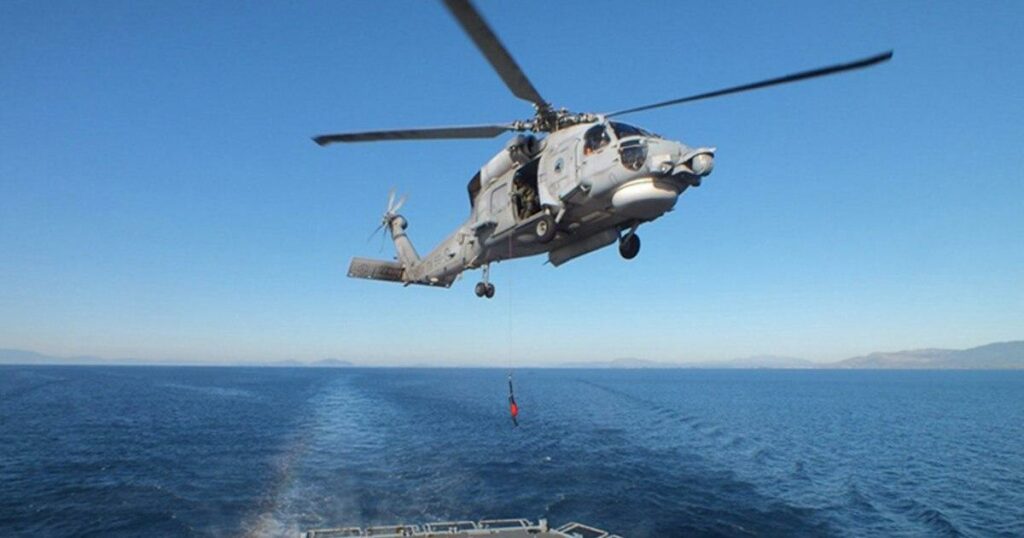 Επιχείρηση από αέρος για τη σωτηρία τραυματισμένου ναυτικού - Media