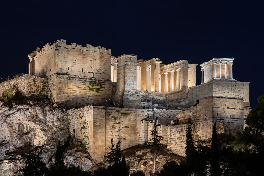 Η παρουσίαση του νέου φωτισμού της Ακρόπολης και ο χαιρετισμός Μητσοτάκη (Photos/Video) - Media