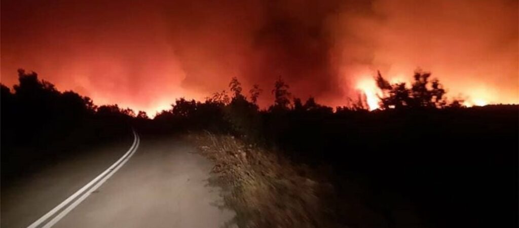 Αλεξανδρούπολη: Καίει ακόμη η φωτιά - Η ενδέκατη μέσα σε 10 ημέρες στον Έβρο - Media