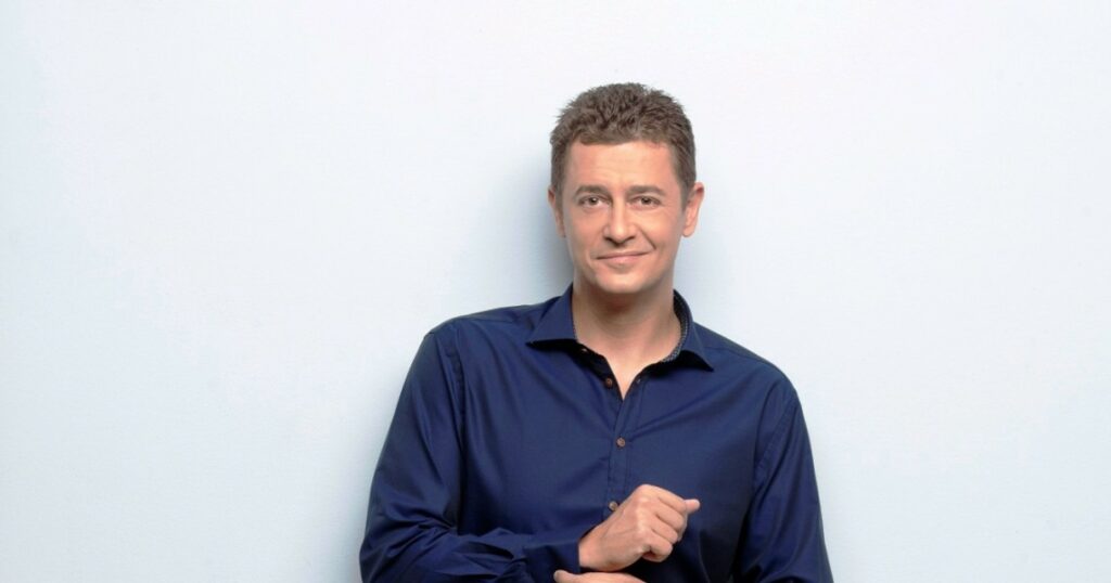 Ο Αντώνης Σρόιτερ επιστρέφει με... Tik Talk - Media