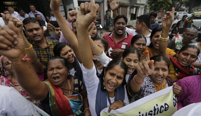 Ινδία: Οργή και θυμός για τον θάνατο θύματος ομαδικού βιασμού - Media
