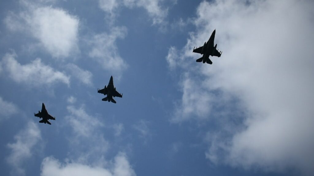 Μήνυμα στην Άγκυρα από Ελλάδα-ΗΑΕ: Εντυπωσιακές εικόνες από συνεκπαίδευση F-16 (Photos/Video) - Media