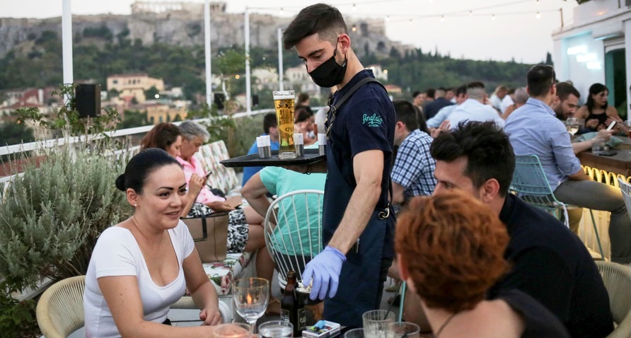 Δερμιτζάκης: «Η Ελλάδα έχει μεγάλο αριθμό θανάτων σε σχέση με τα κρούσματα» (Video) - Media