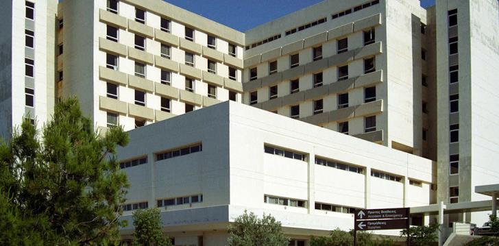 Κύπρος: Σε κρίσιμη κατάσταση άντρας, που έπεσε από το μπαλκόνι του σπιτιού του - Media