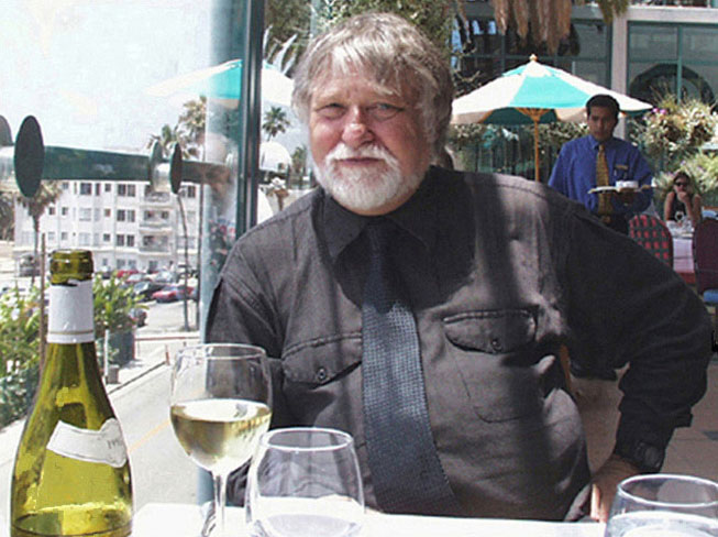 «Έφυγε» ο μέγας σχεδιαστής Ρον Κομπ (Photos) - Media