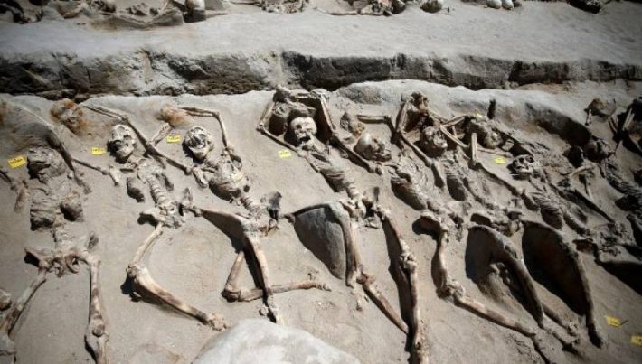 «Δεσμώτες»: Η εκπληκτική αρχαιολογική ανακάλυψη στο Φάληρο με τα 80 θύματα φρικτής θανάτωσης - Προκάλεσε παγκόσμια αίσθηση (Photos) - Media
