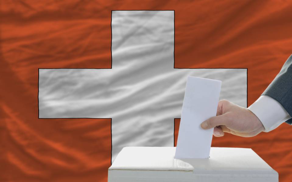 Οι Ελβετοί ψηφίζουν για την κατάργηση της ελεύθερης κυκλοφορίας ανθρώπων με την ΕΕ - Media