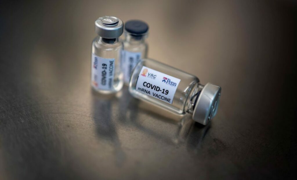 Κορωνοϊός: Ομοιότητες και διαφορές των εμβολίων της Moderna και Pfizer - Media
