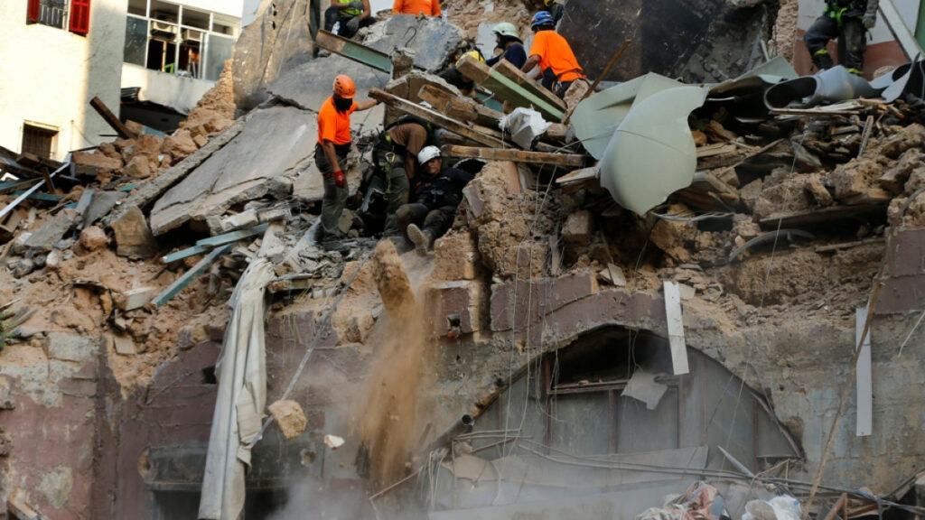 Ιχνη ζωής στα ερείπια ένα μήνα μετά την έκρηξη στη Βηρυττό - Μεγάλη επιχείρηση (Photos|Video) - Media