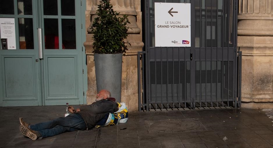 Δραματική αύξηση της φτώχειας στη Γαλλία  - Media