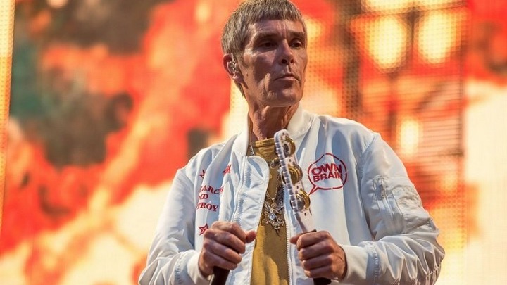  Ίαν Μπράουν: «Η πανδημία σχεδιάστηκε για να μας κάνει ψηφιακούς σκλάβους» - Media