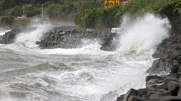 Ιαπωνία: Έρχεται ο τυφώνας Χάισεν με πολύ ισχυρούς ανέμους και σφοδρές βροχοπτώσεις - Media