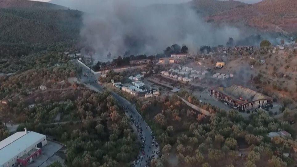 Mόρια: Ο ερειπωμένος από τη φωτιά καταυλισμός από ψηλά - Εικόνες θλίψης από drone (Videos) - Media