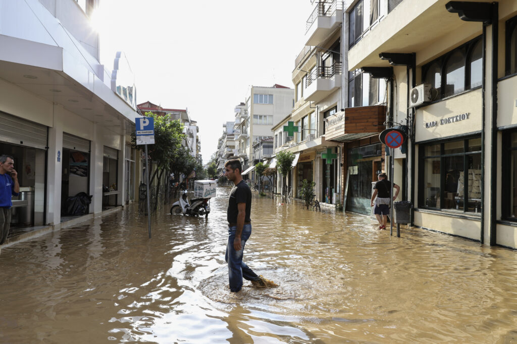 Καρδίτσα: Μετά τον «Ιανό», ήλθαν και οι... εντολές πληρωμής σε πλημμυροπαθείς (Video) - Media