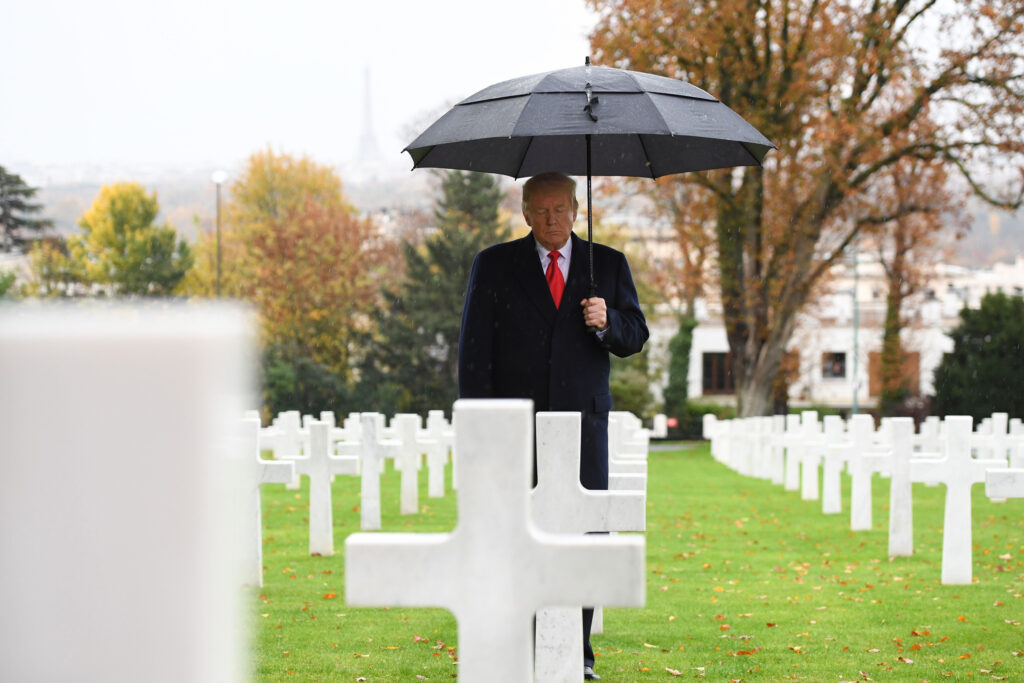 O Τραμπ αποκάλεσε «losers» και «κορόιδα» τους νεκρούς στρατιώτες των ΗΠΑ στον Α