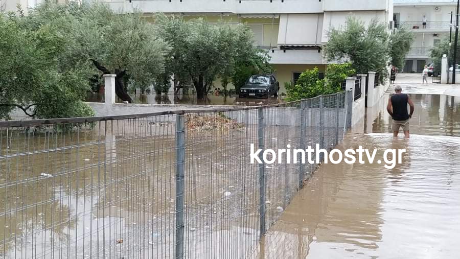 Προβλήματα στην ανατολική Κορινθία από τον «Ιανό» - Η βροχή «κατέβασε» το καμένο βουνό (Photos) - Media