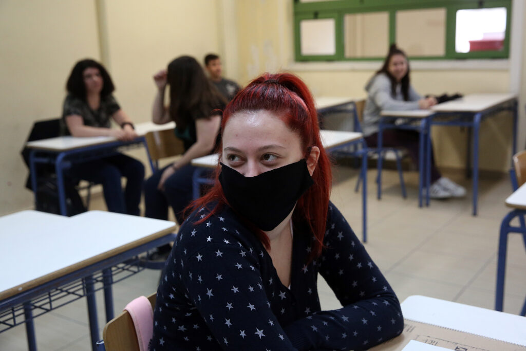 ΣΥΡΙΖΑ: Τη Δευτέρα θα υπάρχουν λιγότερες ή και καθόλου μάσκες στα σχολεία - Media
