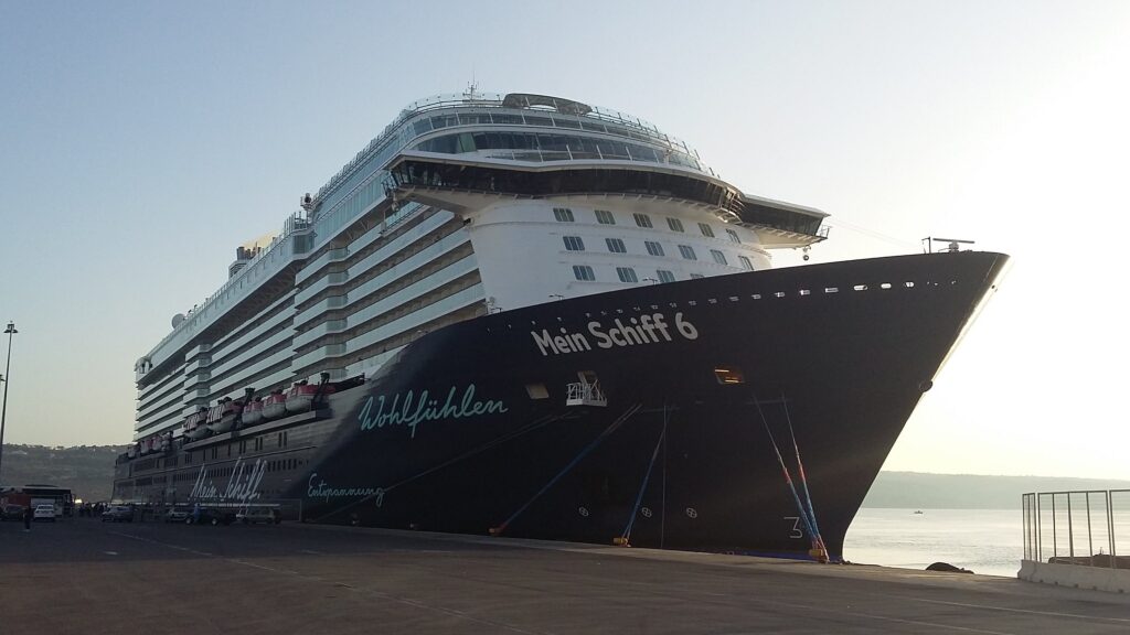 Κορωνοϊός: 12 κρούσματα στο κρουαζιερόπλοιο που «εγκαινίασε» και πάλι την κρουαζιέρα στην Ελλάδα  - Media