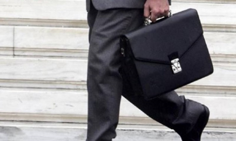 Κυβέρνηση: Και αυξάνονται και... παίρνουν αύξηση οι μετακλητοί - Media