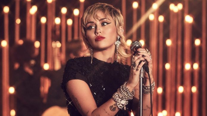 Η Miley Cyrus τραγουδά το «My Future» της Billie Eilish (Video) - Media