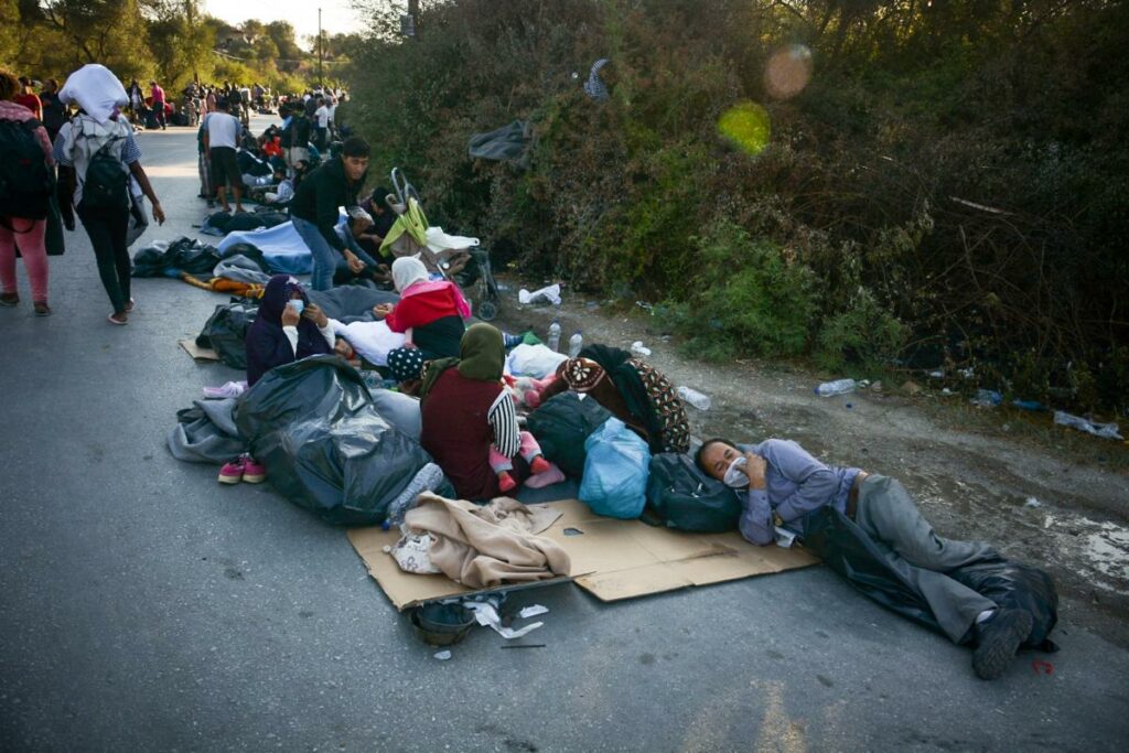 «Όχι» Μουτζούρη σε νέα δομή μετά την καταστροφή της Μόριας - Υπέρ αντιδράσεων κατοίκων, κατά Μηταράκη - Media