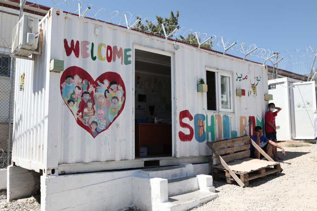 Κορωνοϊός: Νέα κρούσματα στη Μόρια - «Κλειδώνουν» τους πρόσφυγες στα ΚΥΤ - Media