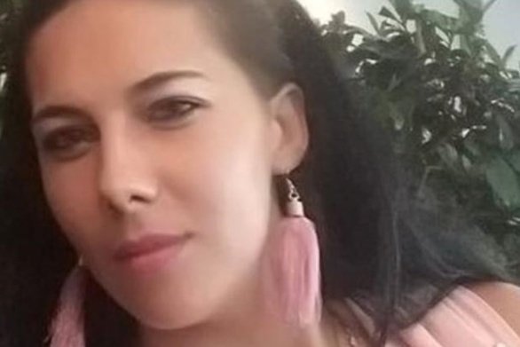 «Να προσέχεις τα παιδιά»: Τα τελευταία SMS της 30χρονης πριν πέσει με το αυτοκίνητο σε χαράδρα - Media