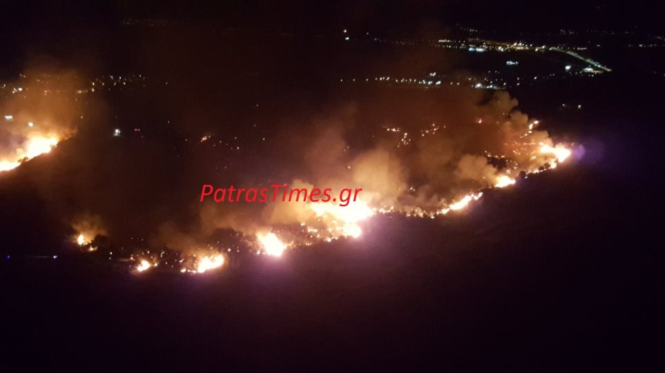 Νύχτα αγωνίας: Πυρκαγιά στην Πάτρα, εντολή εκκένωσης στα πρώτα σπίτια στα Συχαινά - 3 χλμ. το μέτωπο της φωτιάς (Photo|Video) - Media