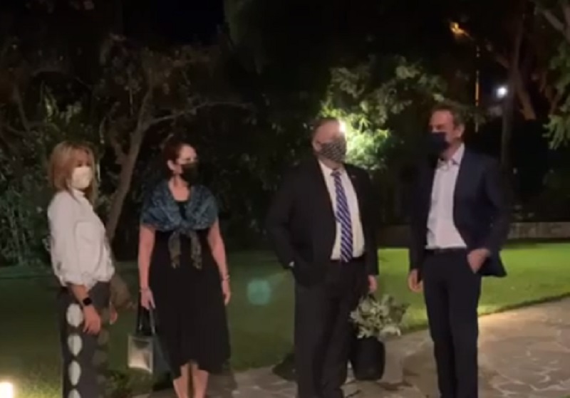 Η υποδοχή Πομπέο στο σπίτι του πρωθυπουργού στα Χανιά (Videos) - Media