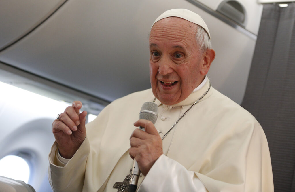 Πάπας Φραγκίσκος: Μην κουτσομπολεύετε - Το κουτσομπολιό είναι μεγαλύτερη πληγή από τον Covid19 - Media