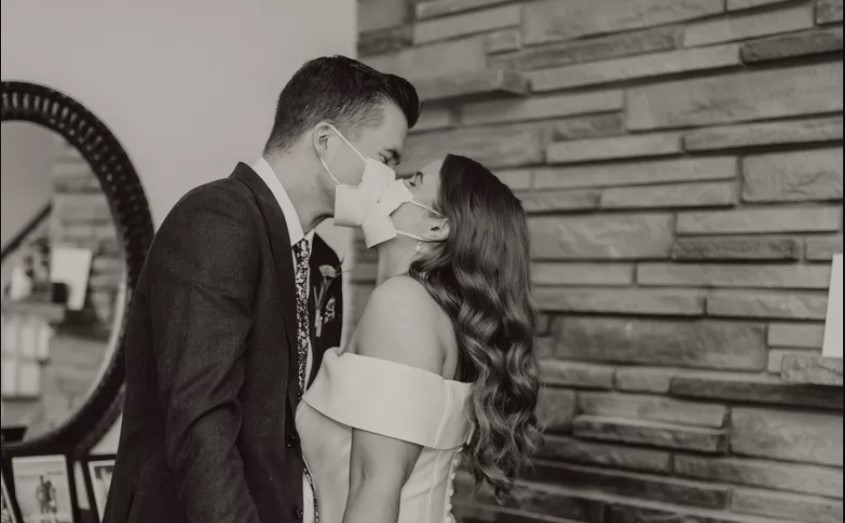 Ξεσάλωσε το Twitter για τα μέτρα για τους γάμους (Photos) - Media