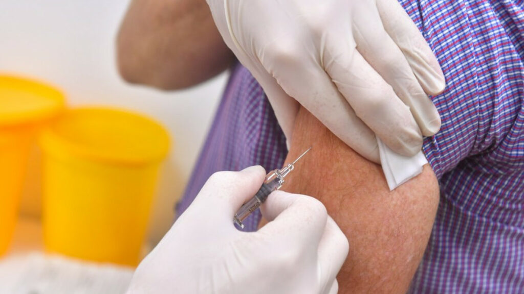 Προσοχή: Ο ΕΟΦ προειδοποιεί για ψεύτικα εμβόλια κατά του κορωνοϊού - Media