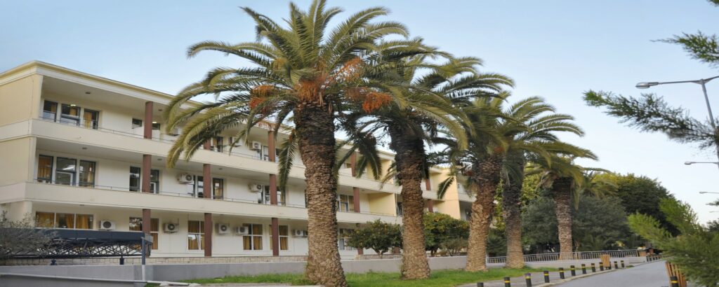 Συναγερμός στο «Βενιζέλειο»: Γιατρός διαγνώστηκε με κορωνοϊό - Media