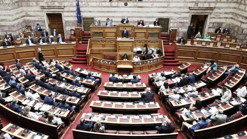 Βουλή: Σφοδρή αντίδραση από ΜέΡΑ25 για το σχόλιο Λιβανού περί «φούστας Βαρουφάκη» - Media