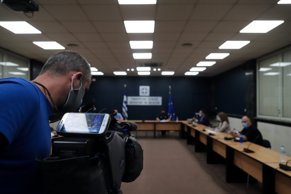 Κορωνοϊός: Ακόμα 84 νεκροί, στους 549 οι διασωληνωμένοι - 1.388 νέα κρούσματα - LIVE η ενημέρωση του υπ. Υγείας - Media