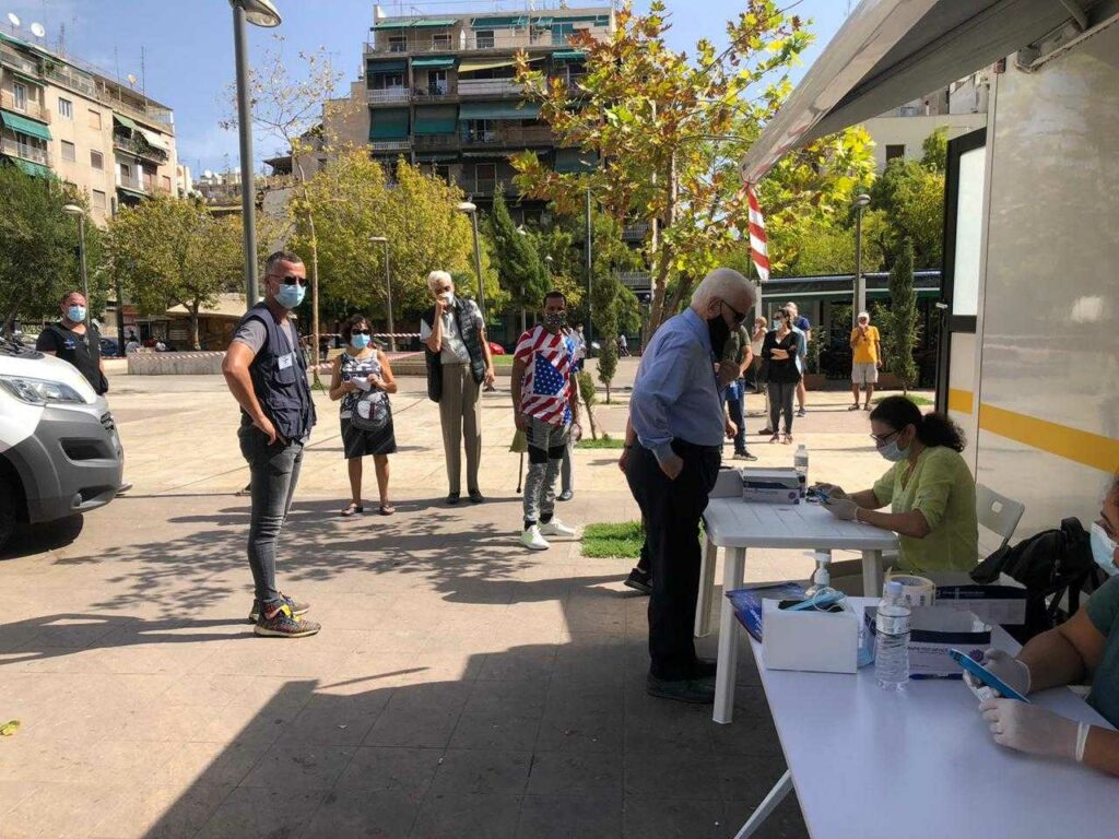 Τι έδειξαν τα rapid τεστ που διενήργησε ο ΕΟΔΥ στην πλατεία του Αγ. Παντελεήμονα - Media