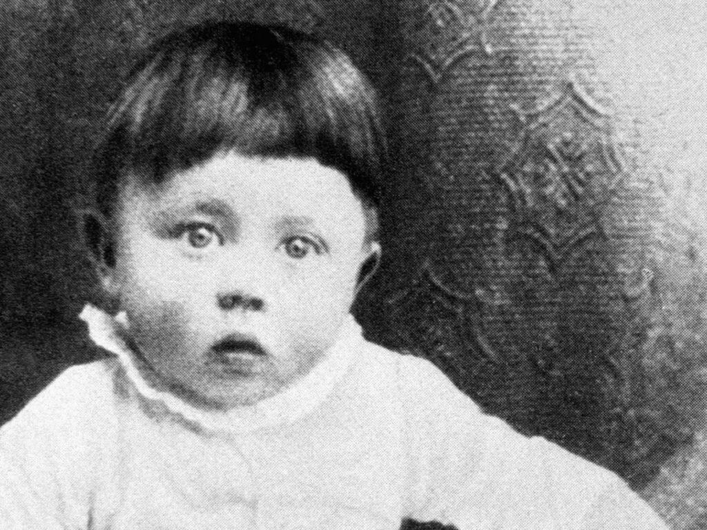 Το παράδοξο του Χίτλερ: Θα σκοτώνατε το μωρό Αδόλφο αν μπορούσατε να ταξιδέψετε πίσω στο χρόνο; (Photos) - Media