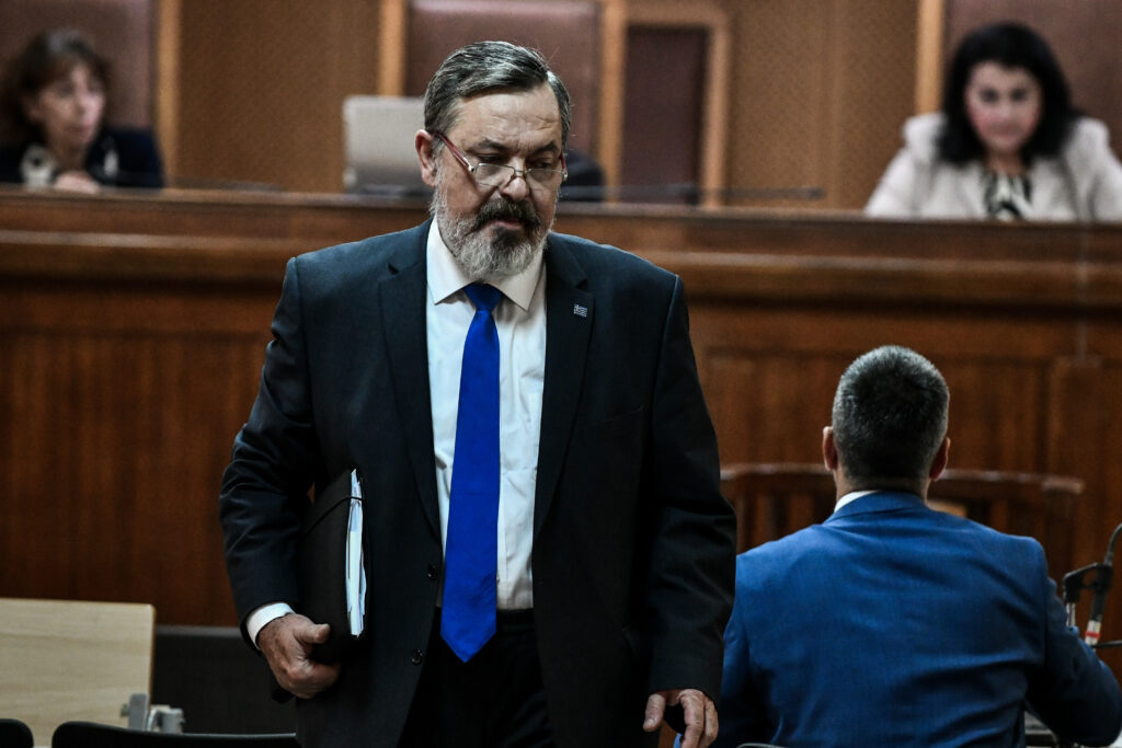 Σήμα στην Interpol για τον Χρήστο Παππά - Media