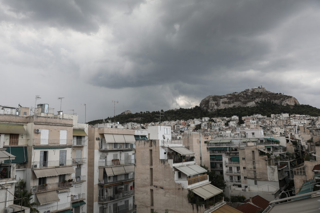 Κακοκαιρία-εξπρές τις επόμενες ώρες  – Βροχές, καταιγίδες, χαλάζι και θυελλώδεις νοτιάδες - Media