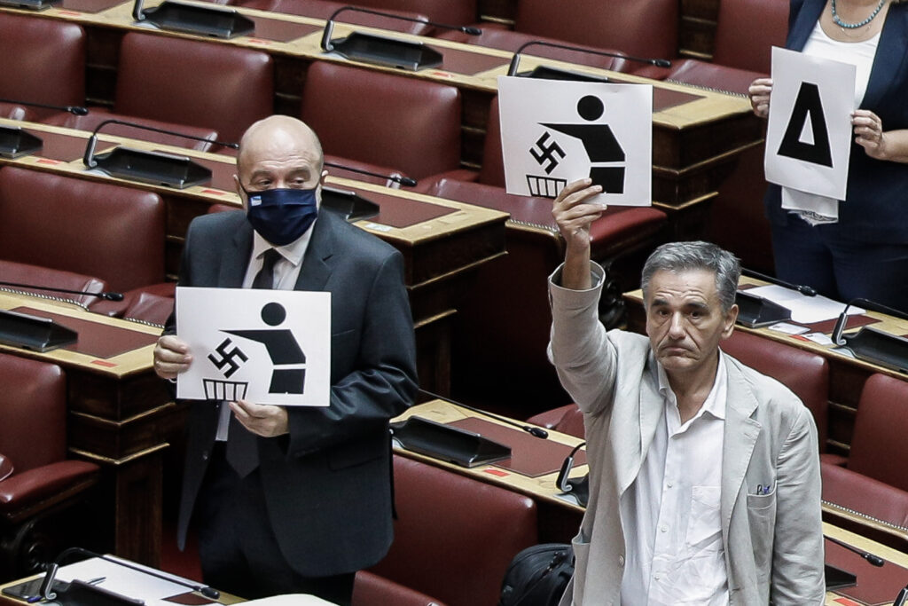 Μετωπική Πέτσα-Ηλιόπουλου για το «κορεό» του ΣΥΡΙΖΑ για τη δίκη της Χρυσής Αυγής - Media