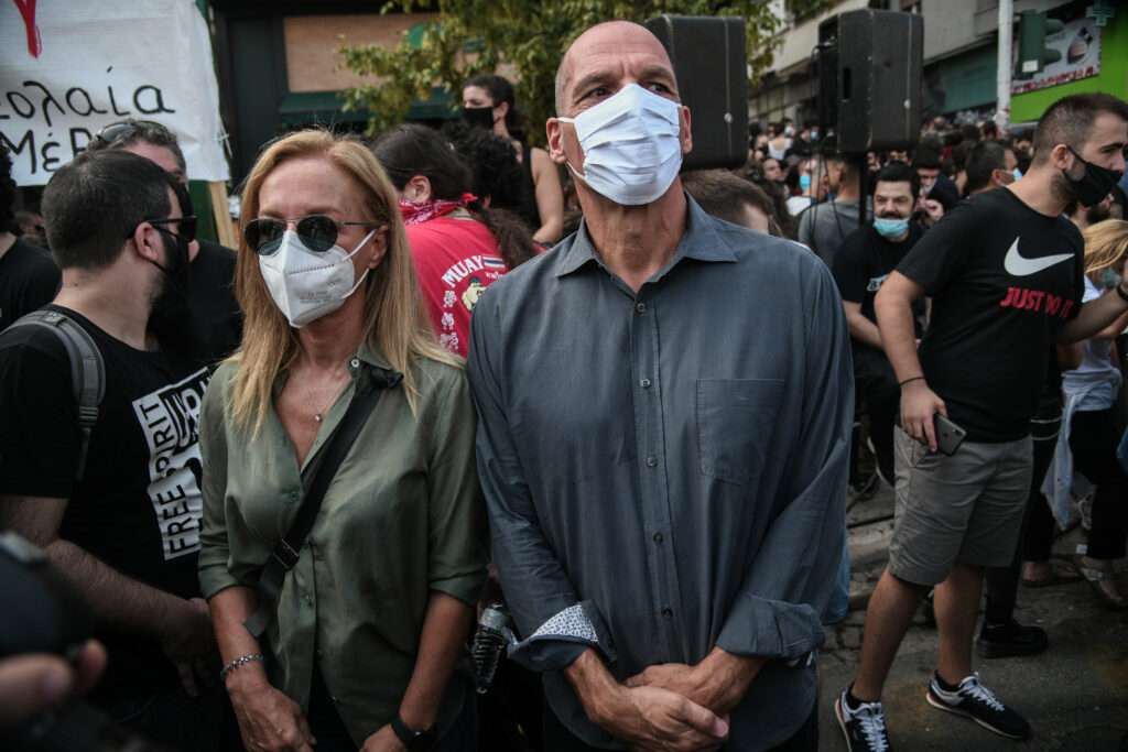 Βαρύτατη καταγγελία Βαρουφάκη για τα επεισόδια στο Εφετείο: «Είμαι βουλευτής» - «Άλλος ένας λόγος να σε γ@@@σω» - Media