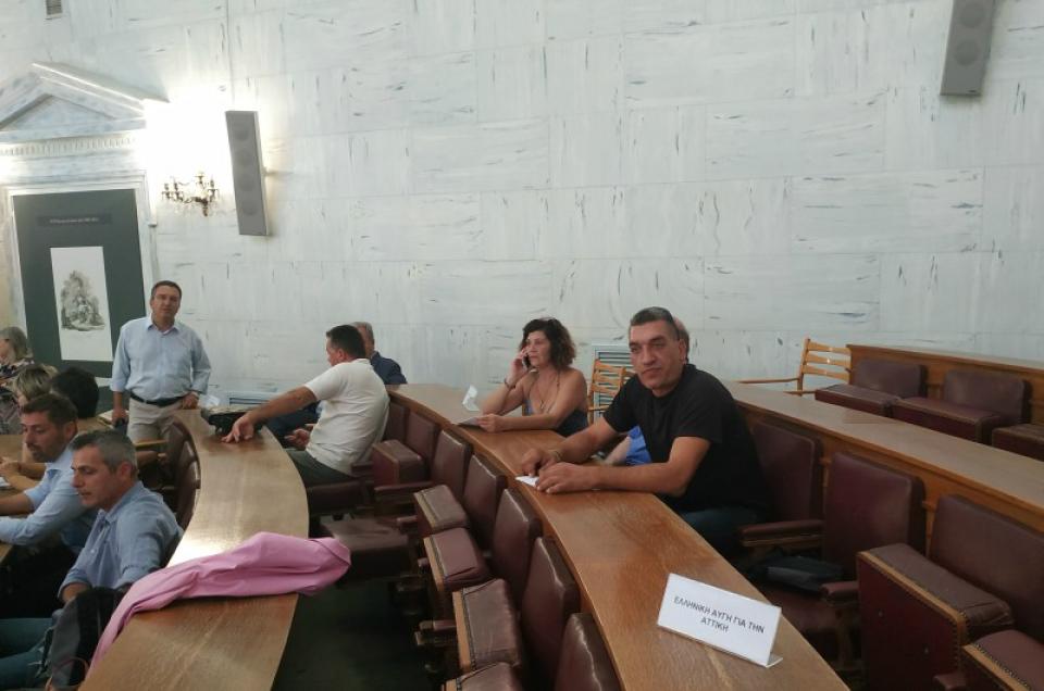 Χρυσή Αυγή: Πρωτοπαλίκαρα πηδάνε σαν τα... ποντίκια από το καράβι που βουλιάζει - Νέα παραίτηση στην Περιφέρεια Αττικής - Media