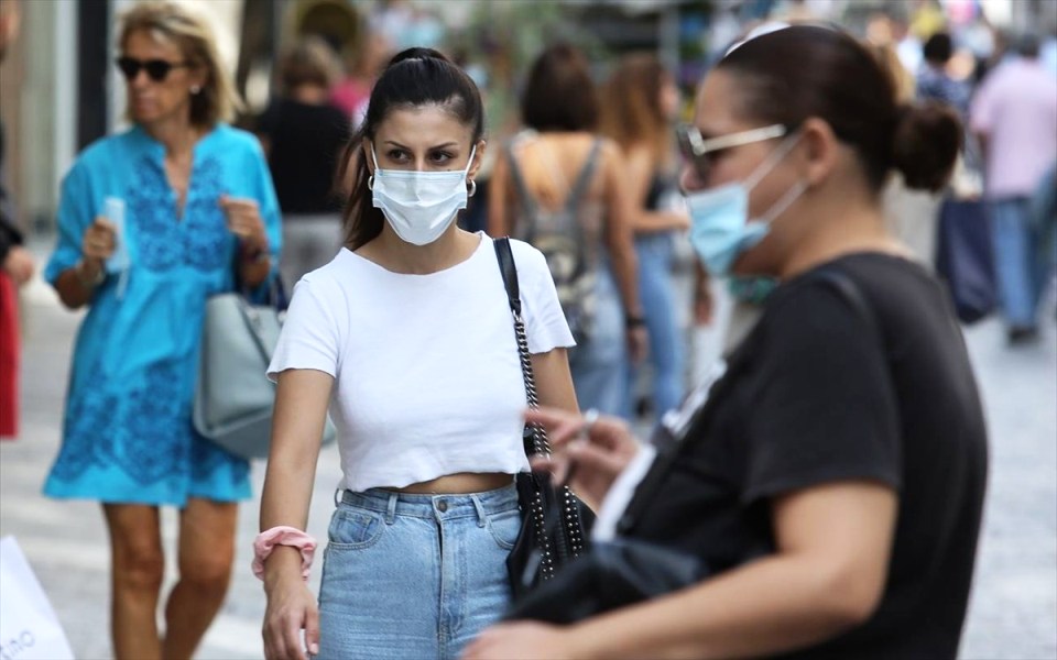 Βατόπουλος: Πιθανό να φοράμε μάσκες μέχρι το 2022 - Έρχονται μέτρα αλά Γαλλία αν χειροτερέψει η κατάσταση - Media